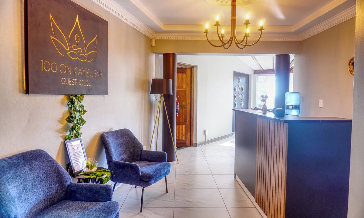 Randpark Ridge House | 100 On Kayburne Guesthouse