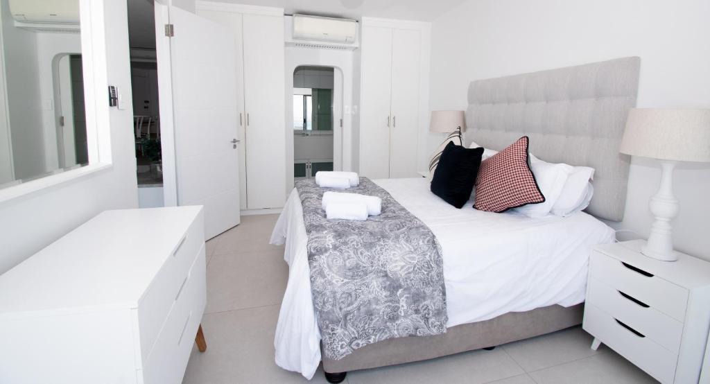 Umhlanga Apartment | 1002 Bermudas - by Stay in Umhlanga