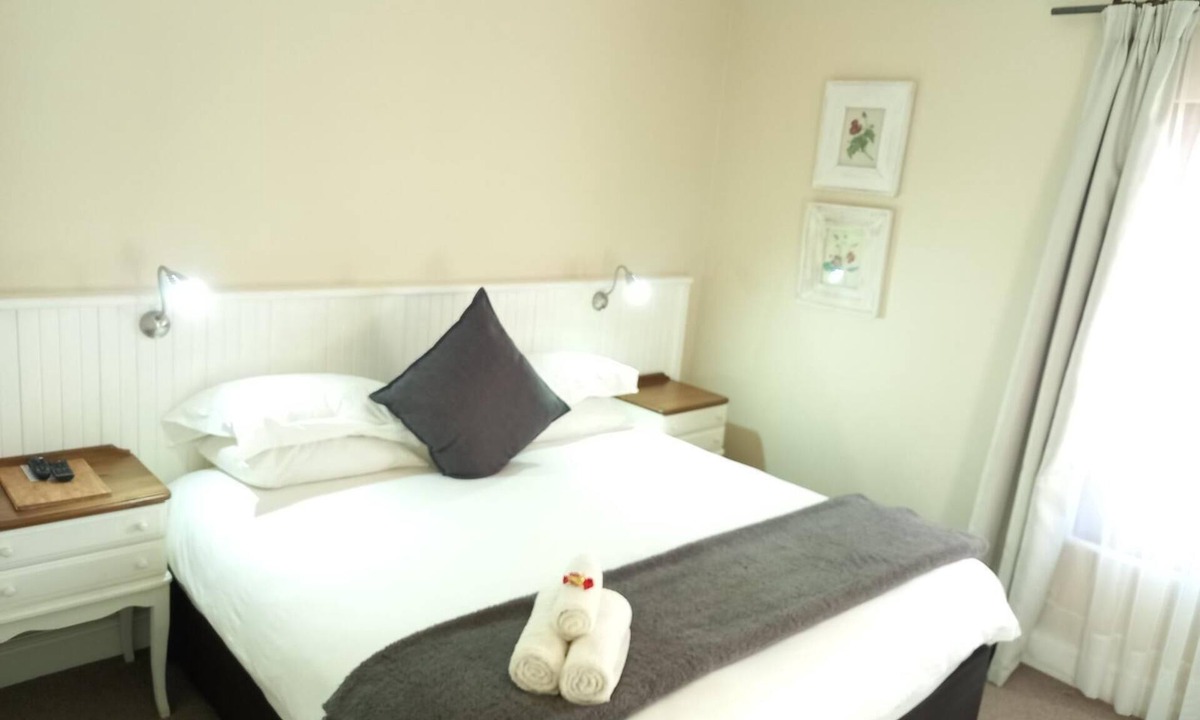 Grahamstown House | 137 High Street Guest House