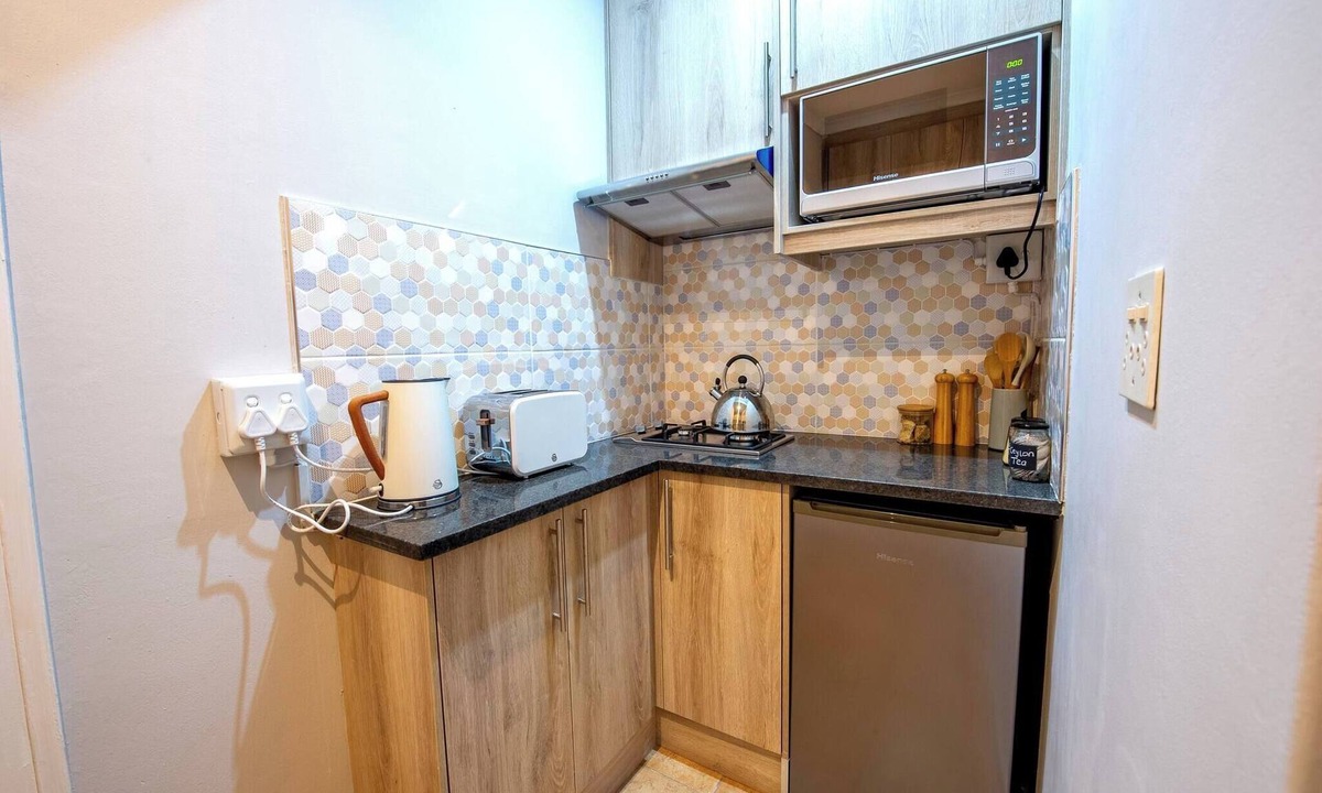 Parkwood Apartment | 15 min Walk to Rosebank & Gautrain - Parkwood Stay