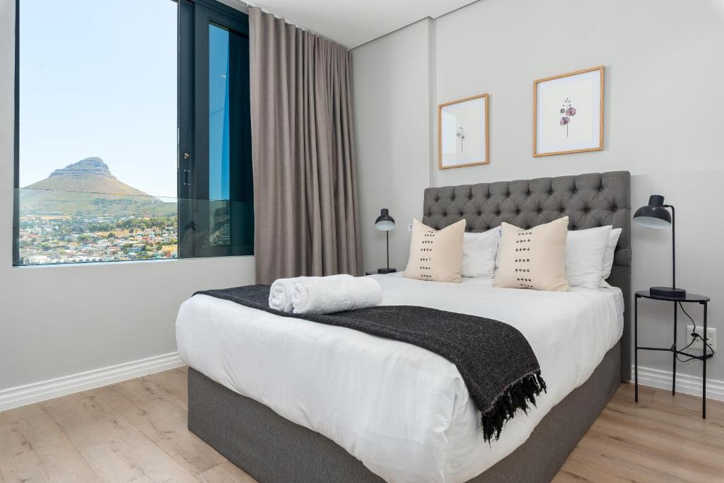 Cape Town City Centre Apartment | 16 on Bree Apartments