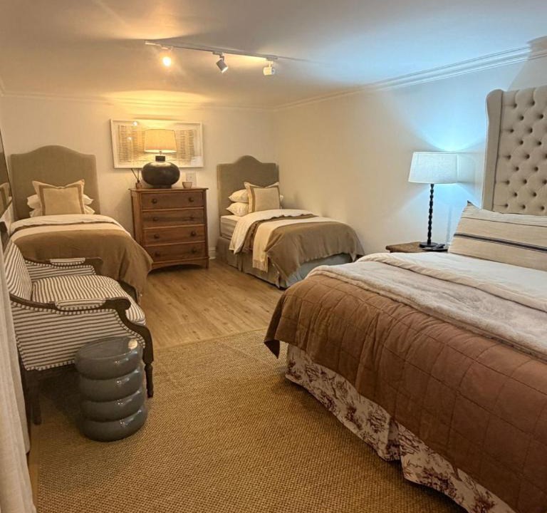 Hillcrest Apartment | 22 Emoyeni Drive