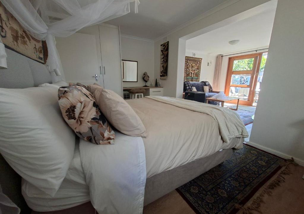 Rondebosch House | 28 on Old Farm