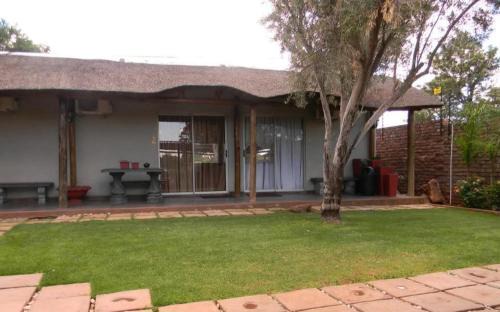 Tsantsabane Bed & Breakfast | 3 and 4 twin beds 5 single bed