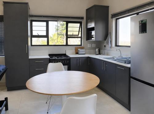 Greater Johannesburg Metropolitan Area Apartment | #3 bedroom in Northcliff, Water backup, WiFi