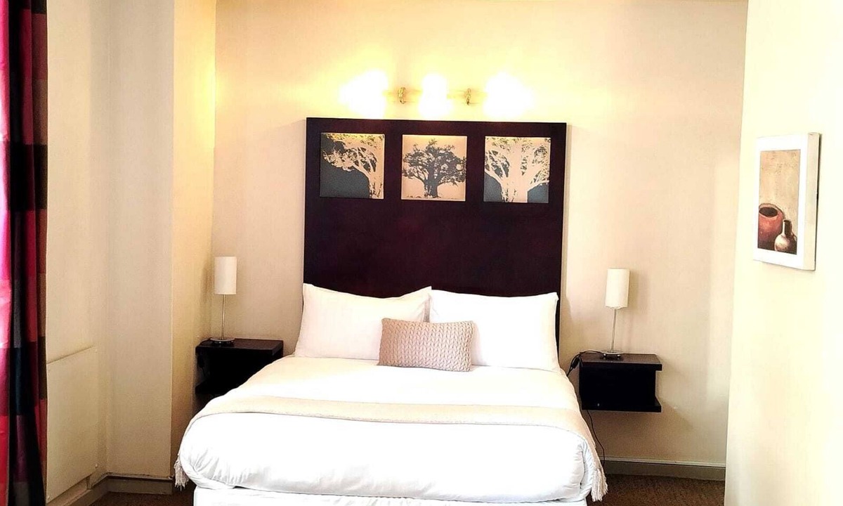 Newtown Apartment | 3 Shots Wifi Netflix at Mapungubwe