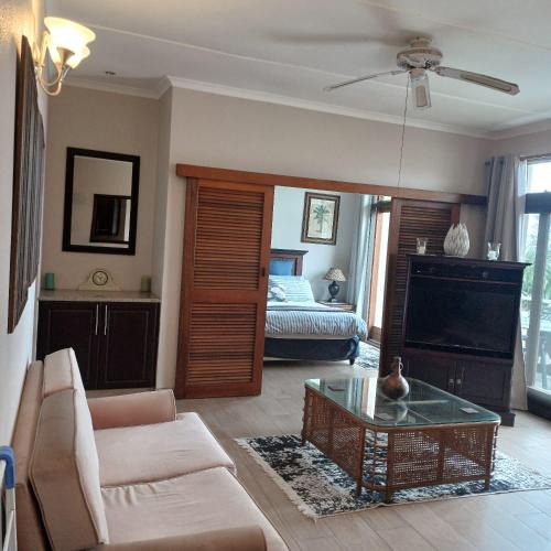 Warner Beach Apartment | 35 Ocean Breeze Winkelspruit