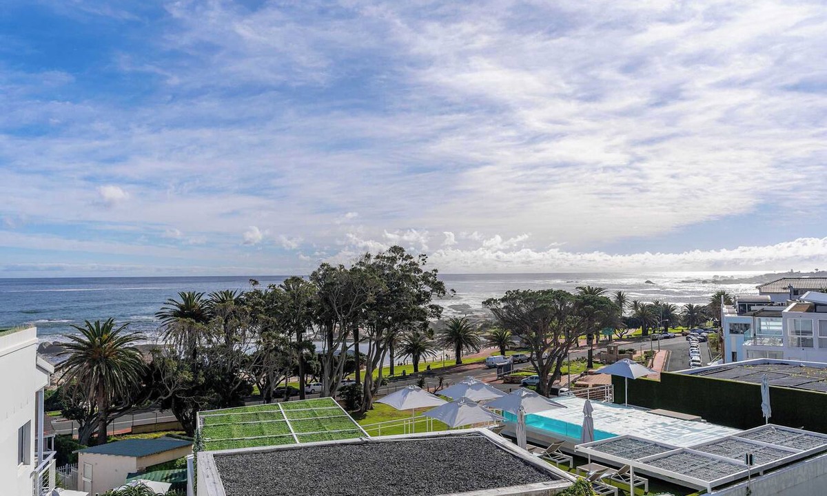 Camps Bay Apartment | 5 min walk to Camps Bay beach, Views - Caprice Bay