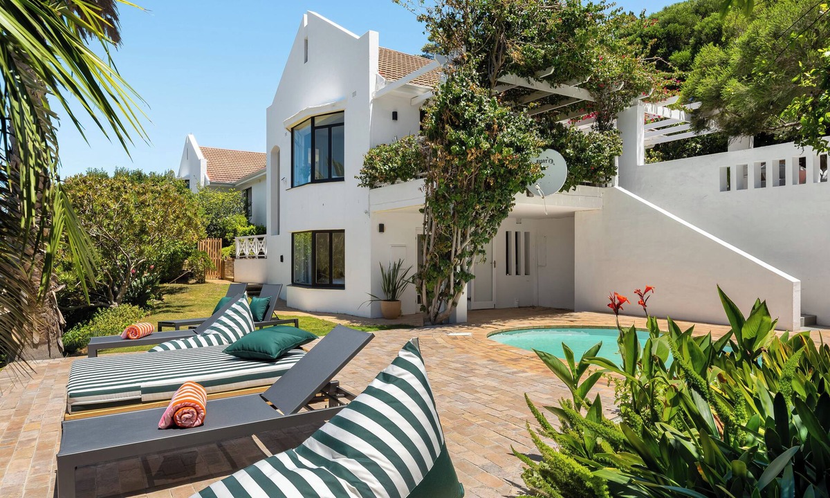 Hout Bay Villa | 5BD Villa with Mountain Views, Pool and Braai