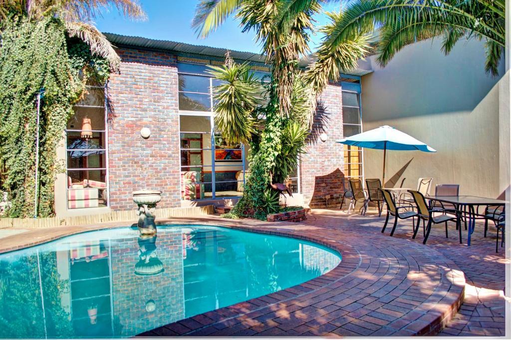Kempton Park House | African Moon Corporate House