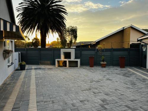 Pomona House | Afrisky Guest House