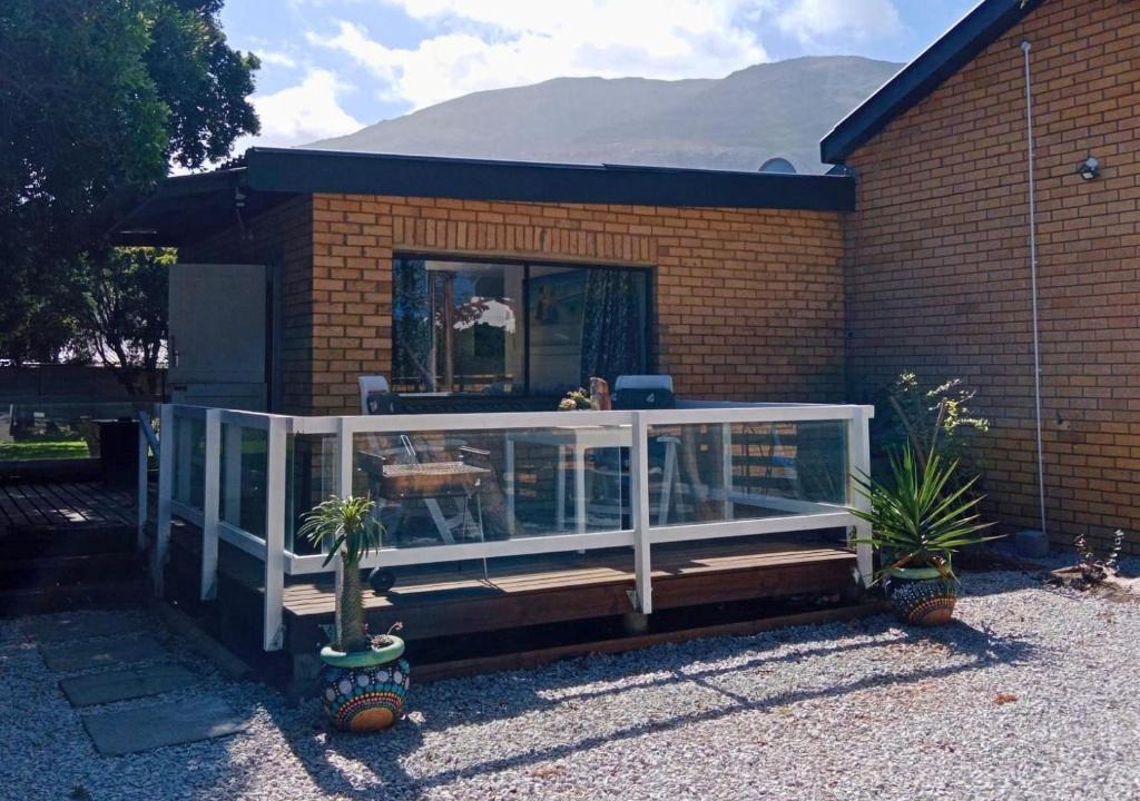 Betty's Bay Apartment | Apartments in Bettyʼs Bay, South Africa