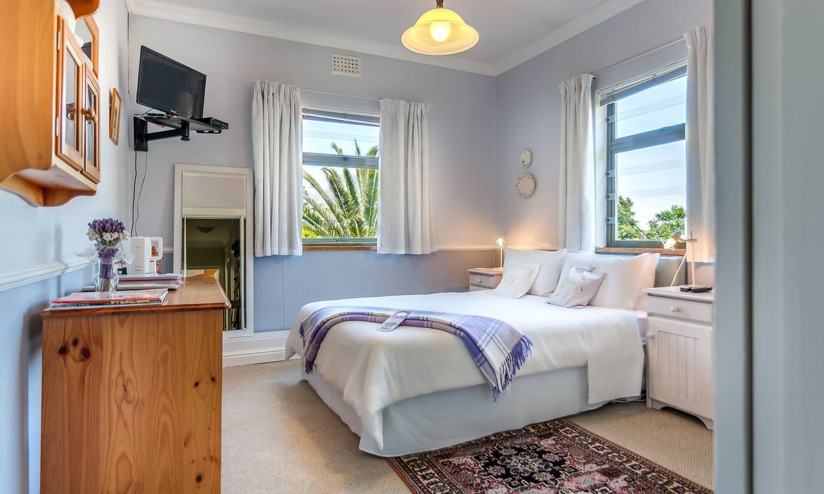 Pinelands Bed & Breakfast | Applegarth B and B and Self Catering Studios