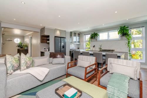 Three Anchor Bay Apartment | Atlantic Rooftop Escape