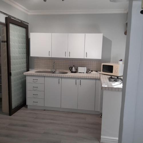 Somerset West House | Backpackers Budget Room Somerset West
