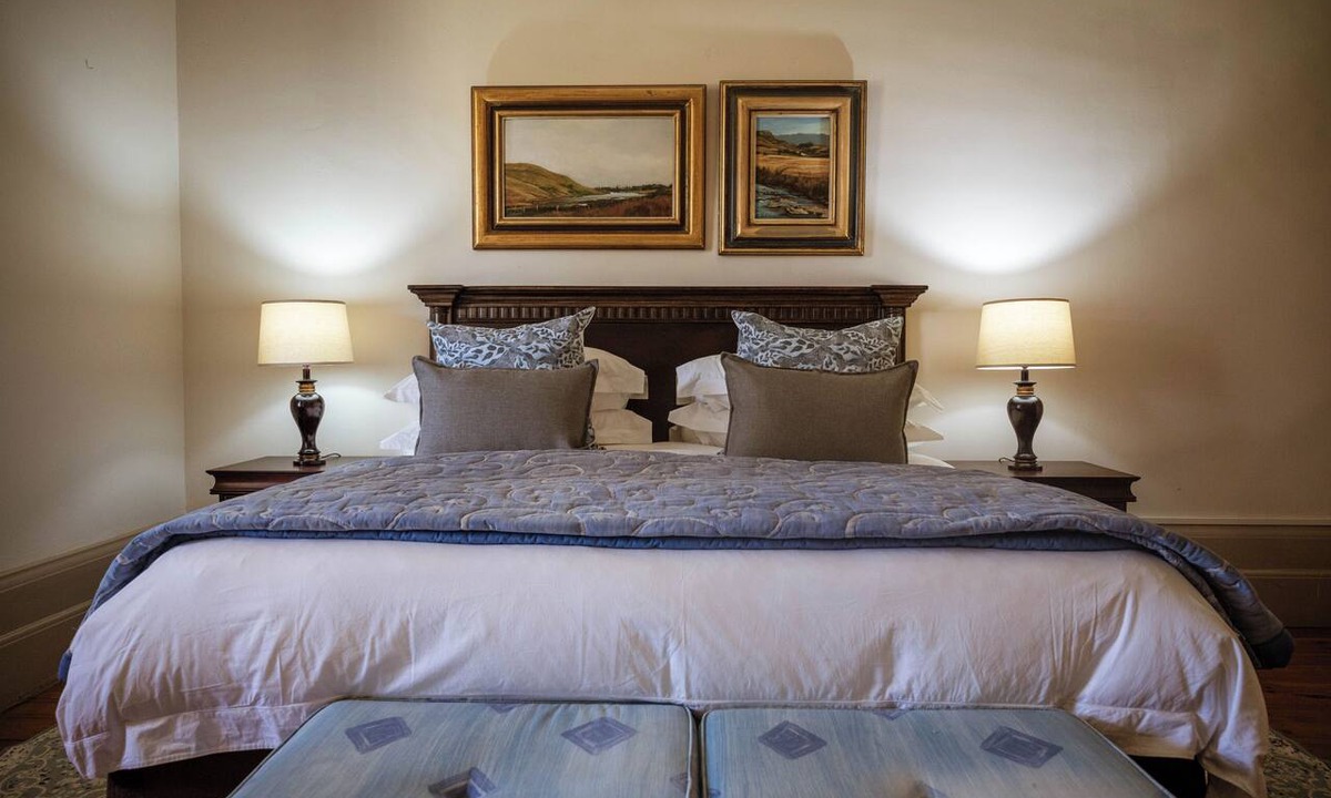 Oudtshoorn Bed & Breakfast | Bakenskraal Ostrich Palace