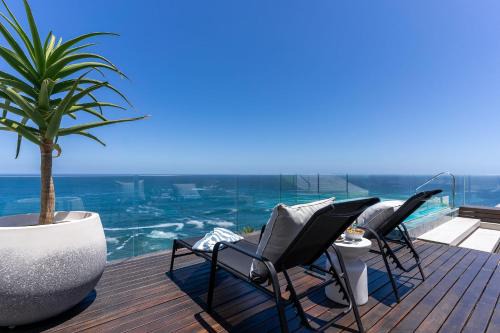 Bantry Bay Villa | Bantry Bay, Super Luxurious, 2 Pools, Ocean Views - Villa Bahia