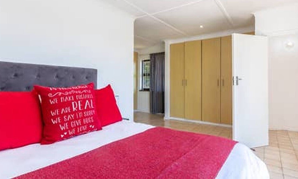Ballito House | Beach Villa With Pool - Short Walk to the Beach