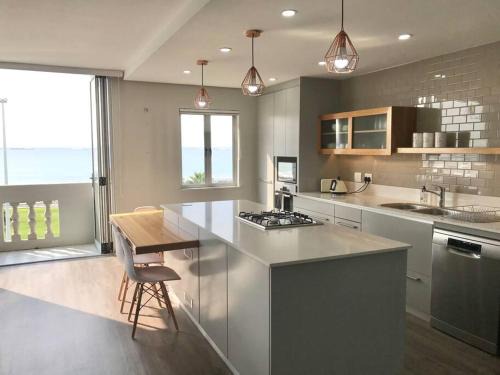 Summerstrand Apartment | Beachfront Living at its Finest