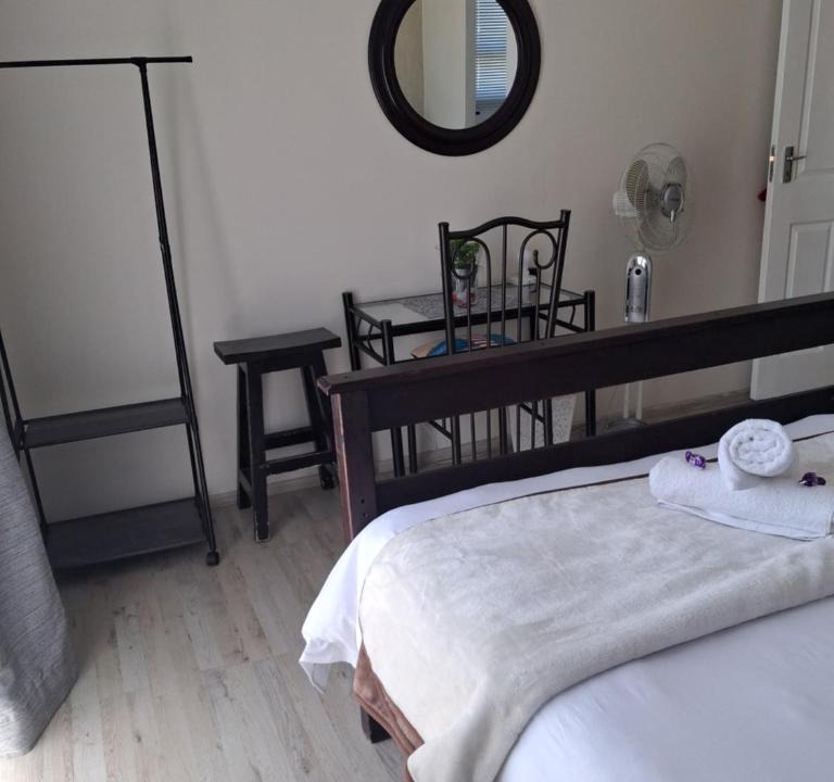 De Kelders House | Bedrock Accommodation