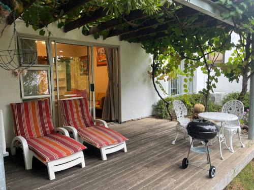 Stellenbosch Apartment | Benevolent Stylish Cottage