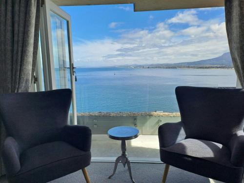Mountainside House | Boutique Inn - Azure