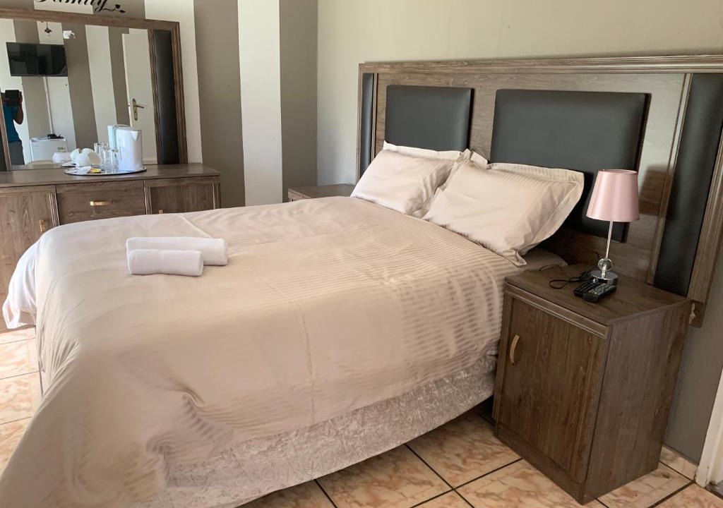 Alberton House | Brackendowns guest star