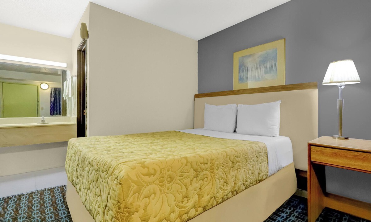 Brookville Hotel | Brookville Inn By OYO Near Dayton International Airport