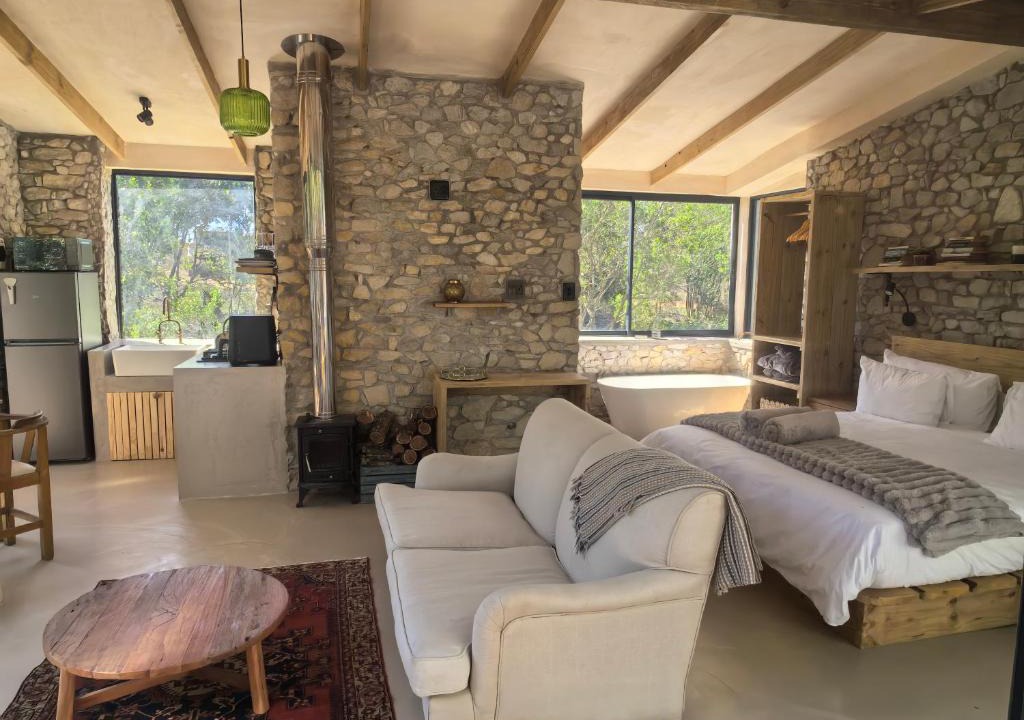Kouga Apartment | Bush Music Modern Farm Stone Cottage