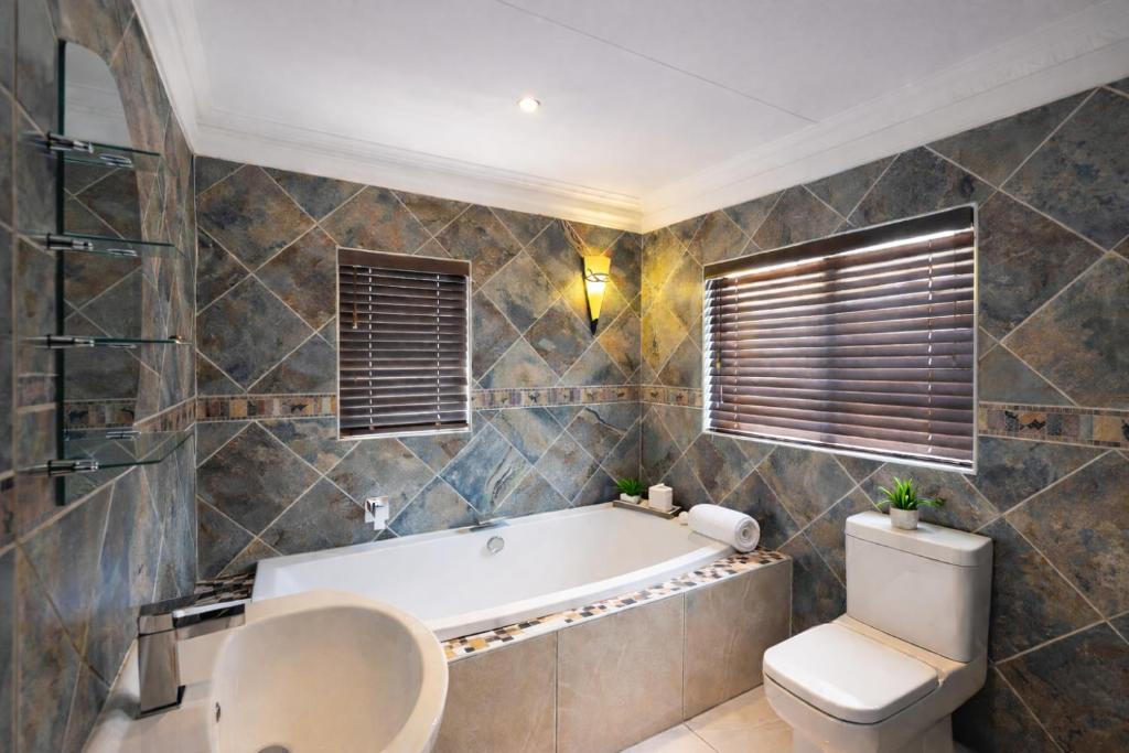 Kathu House | Caesars Place Guest House