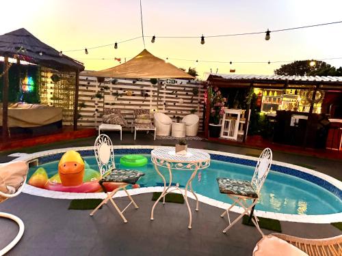 Cape Town Bed & Breakfast | Caline VIP Luxury Jacuzzi &, Swimming Pool MEWS
