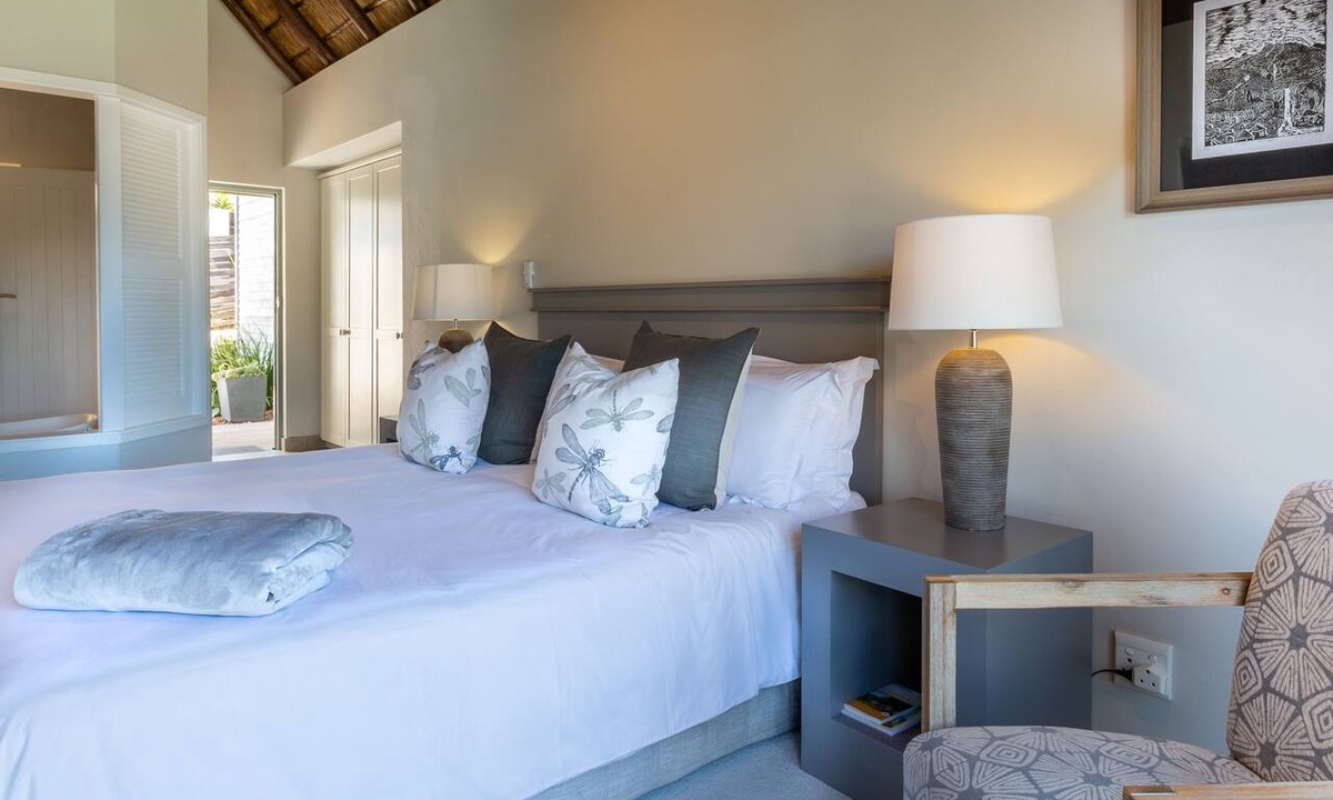 Saint Francis Bay Bed & Breakfast | Canal Guest House
