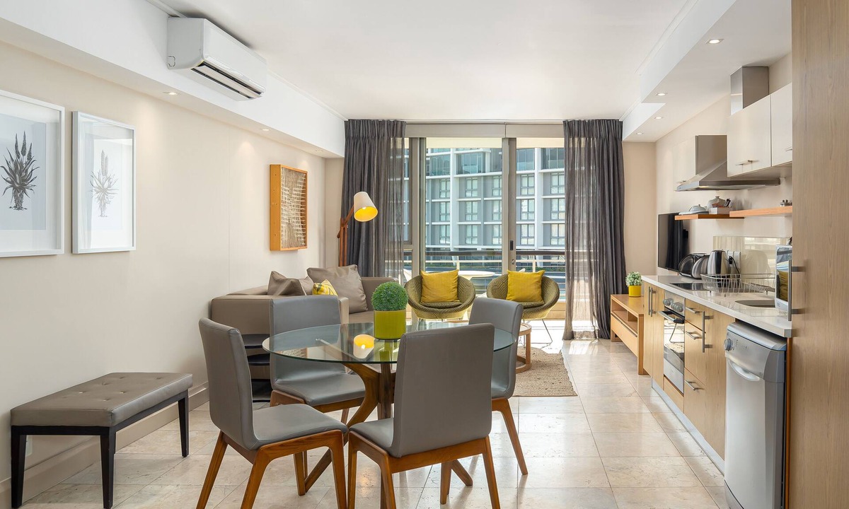 Victoria and Alfred Waterfront Apartment | Canal Quays 503