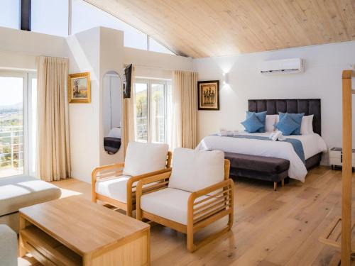 Trawal House | Cape Joy - TABLE MOUNTAIN VIEW villa in Cape Town, Plattekloof