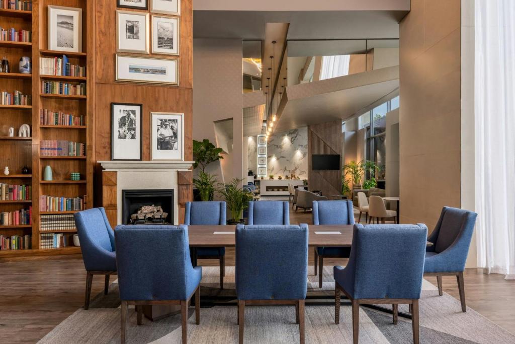 Century City Hotel | Cape Town Marriott Hotel Crystal Towers
