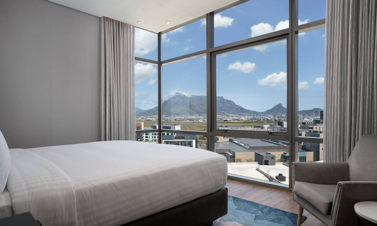 Century City Hotel | Cape Town Marriott Hotel Crystal Towers