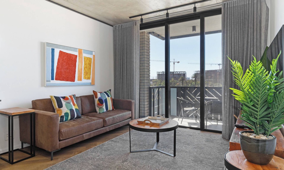 Century City Apartment | Central Century City Comfort | Balcony and Wi-Fi