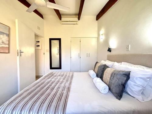Shaka's Rock Apartment | Chakas Rock Ocean Vista!