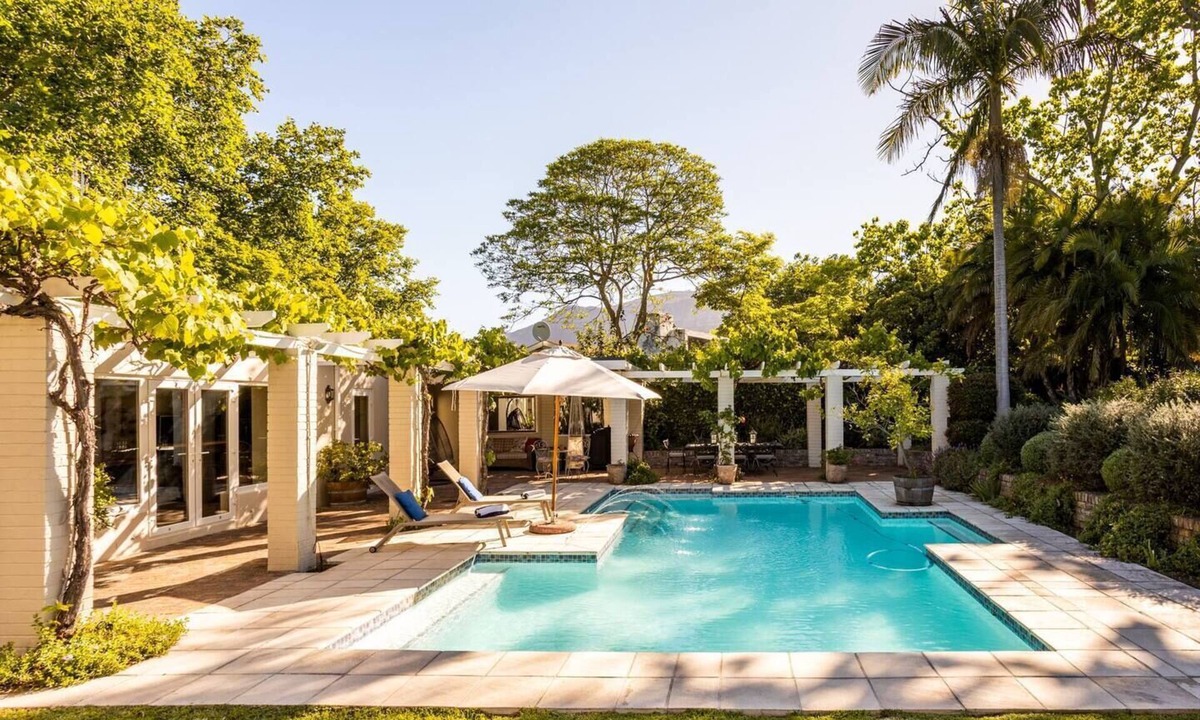 Constantia Cottage | Charming GuestSuite in Leafy Constantiann