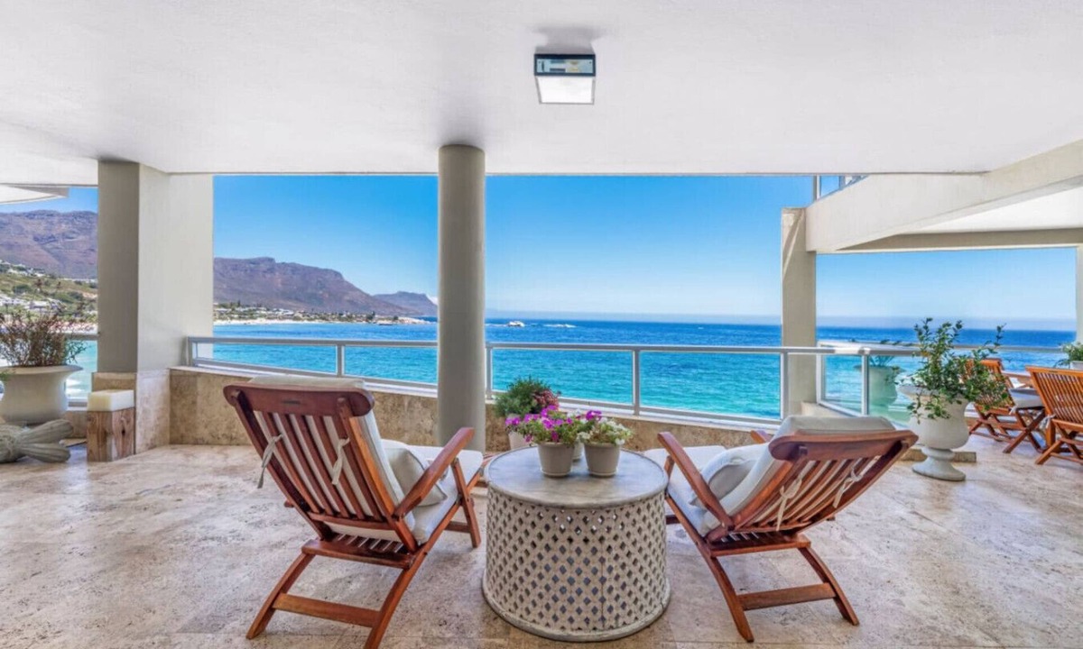 Clifton Apartment | Clifton Views - Oceanfront Home
