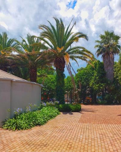 Lochvaal House | Clivia Lodge