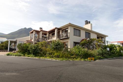 Kleinmond Apartment | Coastline Serenity