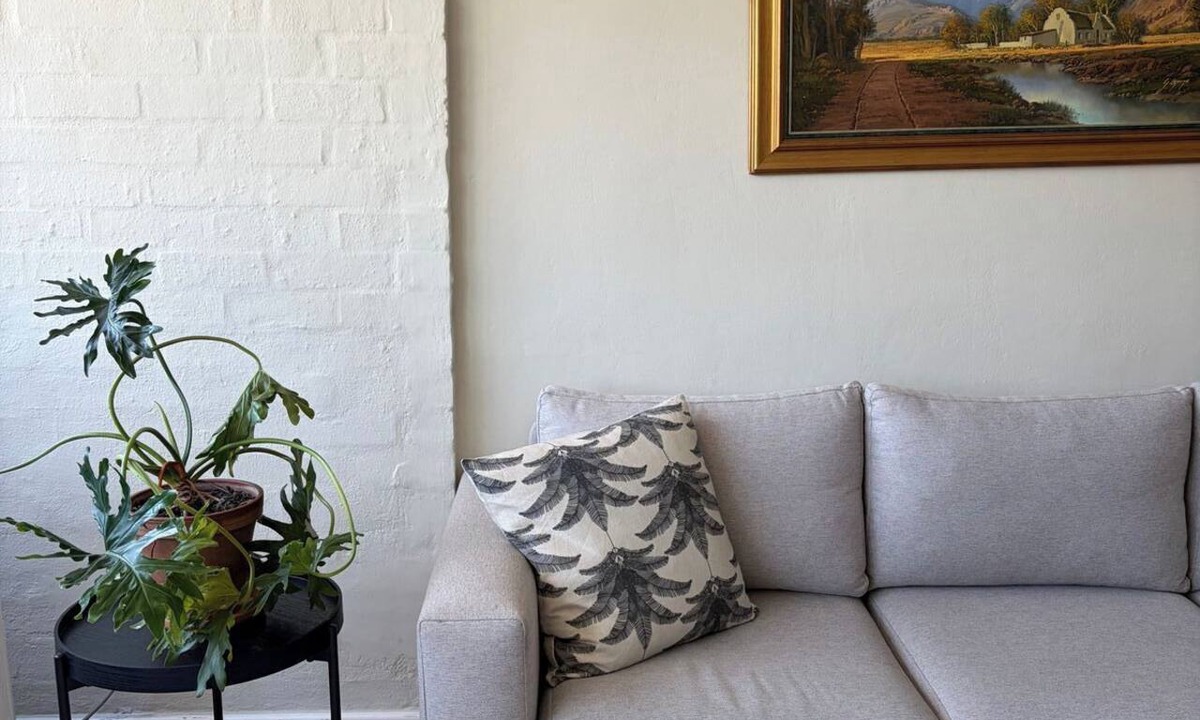 Stellenbosch Central Apartment | Cosy Central Studio for Two — Free Parking & WiFi