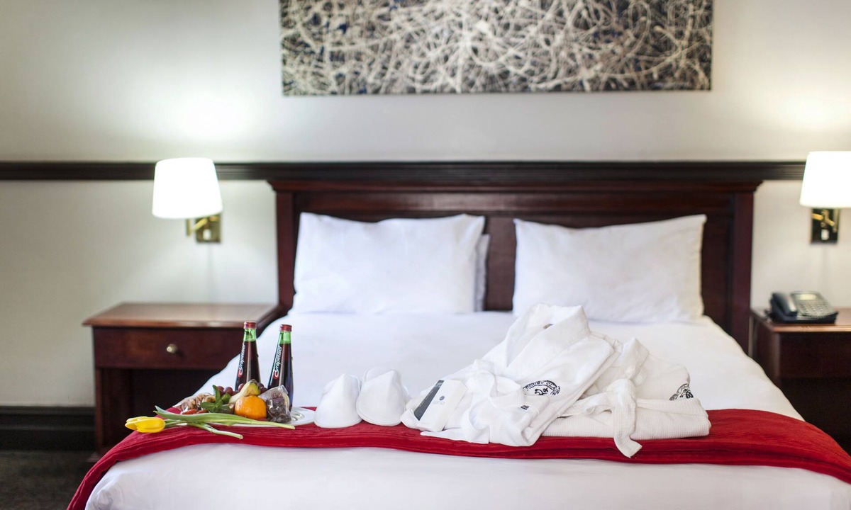 Arcadia Hotel | Court Classique Suite Hotel