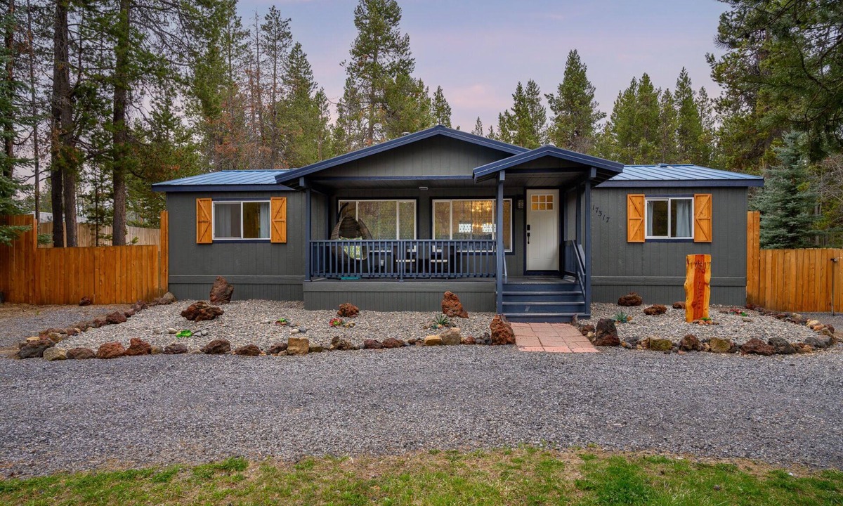 Three Rivers House | Cozy Home 30 Minutes to Mt Bachelor, Minutes to Sunriver and the Deschutes River