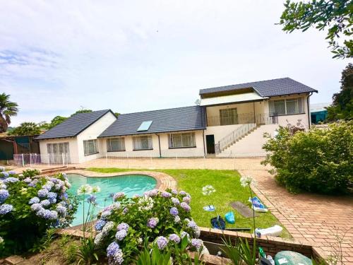 Greater Johannesburg Metropolitan Area Villa | Crest Premium