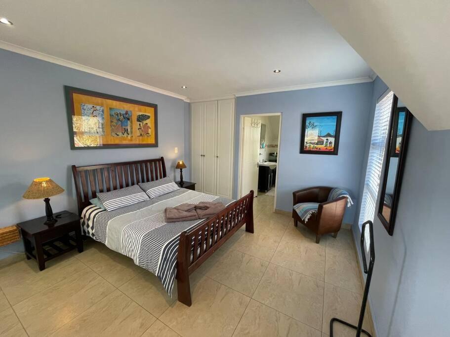 Sunset Beach Apartment | De Blauwvoet - Meerkat (Sunset Beach)