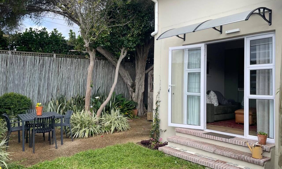 Claremont Cottage | Discover Cape Town from Your Stylish Upper Claremont Garden Cottage