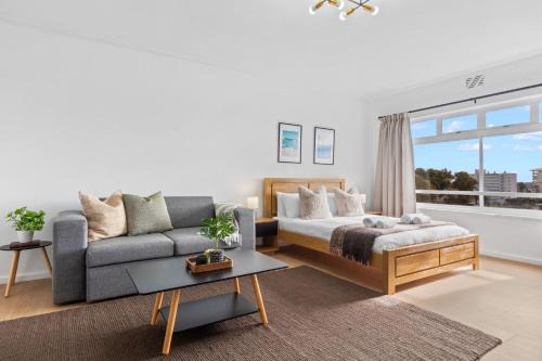 Three Anchor Bay Apartment | E1 Ventnor House