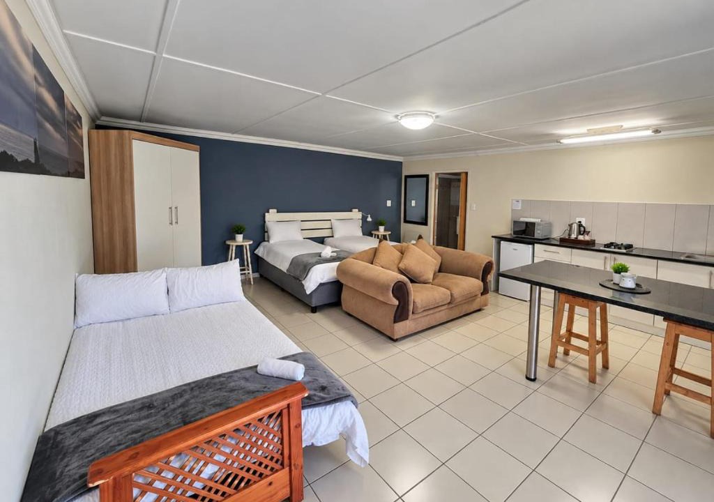 Komani Hotel | Eagles Overnight